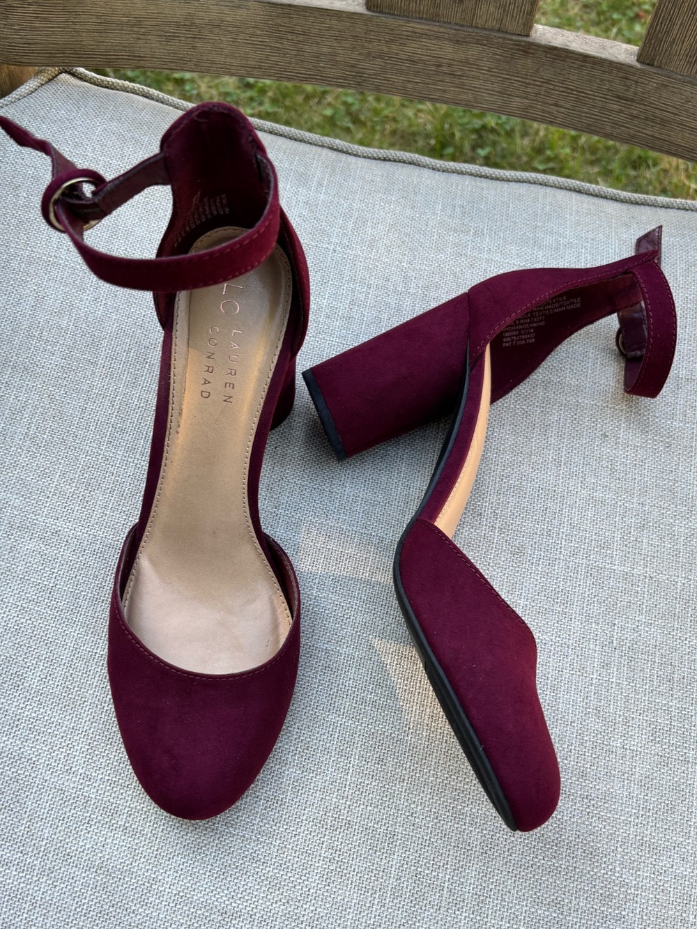 Lauren Conrad wine hydrangea round block heel ankle strap shoes 9.5